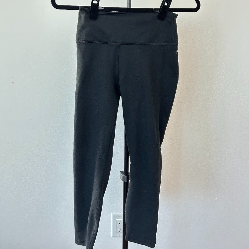 FABLETICS CROPPED LEGGINGS
